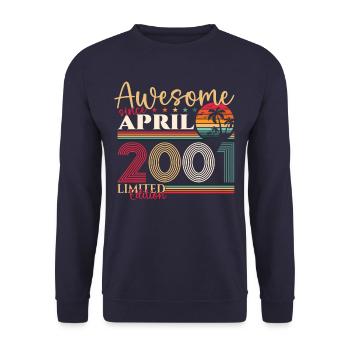 22. Geburtstag Mann April Jahrgang 2001 Awesome - Unisex Pullover - Navy - Vorne - Alina (178cm) & Michal (187cm)