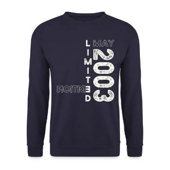 20th Birthday Man Woman May Vintage 2003 Vintage - Unisex Sweatshirt - navy - Front - Alina (178cm) & Michal (187cm)