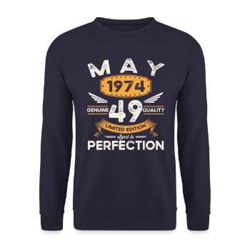 49e anniversaire Homme May né en 1974 Légendaire - Sweat-shirt Unisexe - marine - Devant - Alina (178cm) & Michal (187cm)