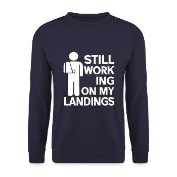 Ich arbeite noch an meiner Landung - Unisex Pullover - Navy - Vorne - Alina (178cm) & Michal (187cm)