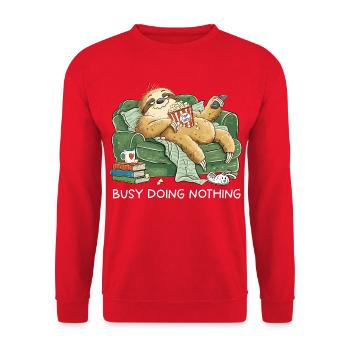 Busy Doing Nothing Faultier Couch Popcorn - Unisex Pullover - Rot - Vorne - Alina (178cm) & Michal (187cm)
