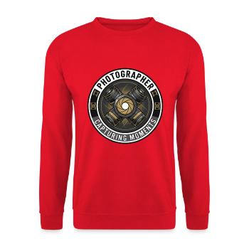 Fotografen-Kamera-Blenden-Objektiv-Abzeichen-Geschenk - Unisex Pullover - Rot - Vorne - Alina (178cm) & Michal (187cm)