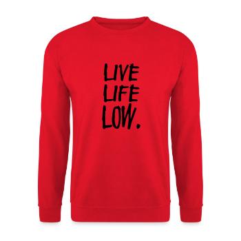 live life low - Unisex Pullover - Rot - Vorne - Alina (178cm) & Michal (187cm)
