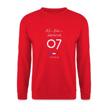 La vie est meilleure en ARDÈCHE Numéro 07 Auvergne - Sweat-shirt Unisexe - rouge - Devant - Alina (178cm) & Michal (187cm)