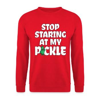 Stop Staring At My Pickle Gurke Lustige Sprüche - Unisex Pullover - Rot - Vorne - Alina (178cm) & Michal (187cm)