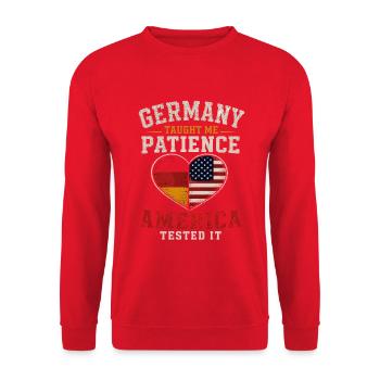 Deutsche Wurzeln Amerikanische Heimat - Unisex Pullover - Rot - Vorne - Alina (178cm) & Michal (187cm)