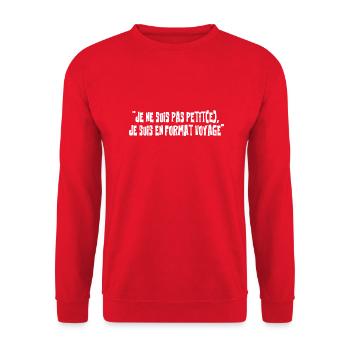 Je ne suis pas petit(e) je suis en format voyage - Sweat-shirt Unisexe - rouge - Devant - Alina (178cm) & Michal (187cm)
