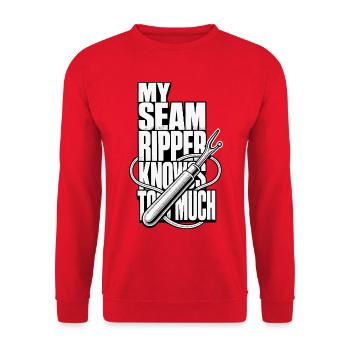 Nähen – My Seam Ripper Knows Too Much - Unisex Pullover - Rot - Vorne - Alina (178cm) & Michal (187cm)