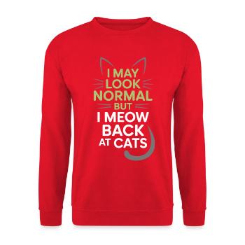 Katze I May Look Normal I Meow Back At Cats Katzen - Unisex Pullover - Rot - Vorne - Alina (178cm) & Michal (187cm)