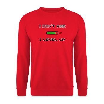 Ich altere nicht, ich steige auf – Pixel Gamer - Unisex Pullover - Rot - Vorne - Alina (178cm) & Michal (187cm)