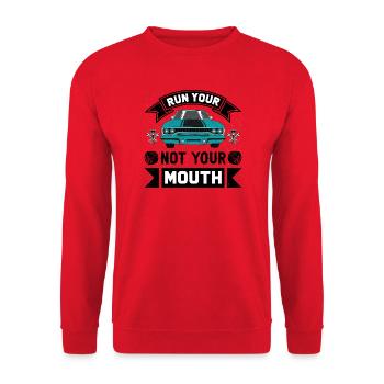 Klassischer Musiktitel mit Autosymbol - Unisex Pullover - Rot - Vorne - Alina (178cm) & Michal (187cm)