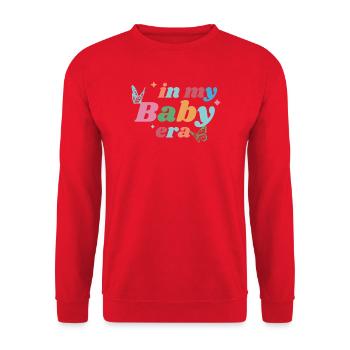 In My Baby Era – Bunt & Verspielt - Unisex Pullover - Rot - Vorne - Alina (178cm) & Michal (187cm)