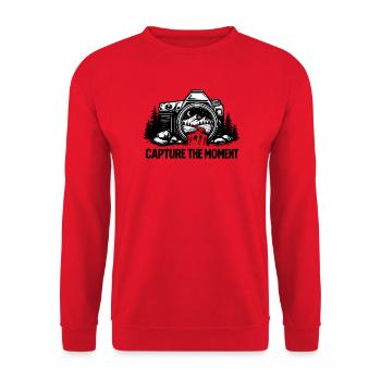 Fange die Moment-Berglandschaft ein - Unisex Pullover - Rot - Vorne - Alina (178cm) & Michal (187cm)