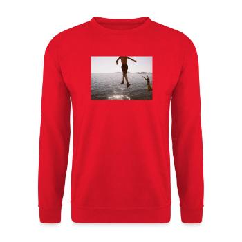 Ich wünschte, ich könnte den Himmel berühren. - Unisex Pullover - Rot - Vorne - Alina (178cm) & Michal (187cm)