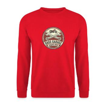 Papas Garage ist immer offen - Unisex Pullover - Rot - Vorne - Alina (178cm) & Michal (187cm)