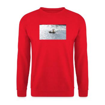 Fischerboot im Glitzermeer - Unisex Pullover - Rot - Vorne - Alina (178cm) & Michal (187cm)