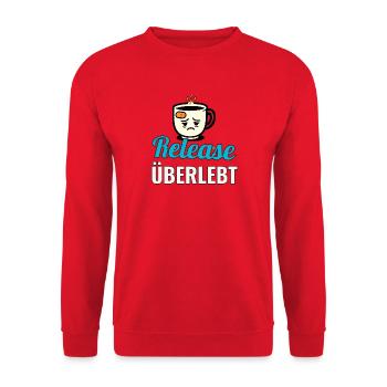 Release überlebt — Shirt für DevOps & Teams - Unisex Pullover - Rot - Vorne - Alina (178cm) & Michal (187cm)
