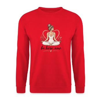 Be Here Now – Mindfulness & Yoga - Unisex Pullover - Rot - Vorne - Alina (178cm) & Michal (187cm)