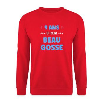 9 Ans Déjà Beau Gosse - Sweat-shirt Unisexe - rouge - Devant - Alina (178cm) & Michal (187cm)