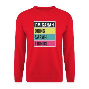 I'm Sarah Doing Sarah Things Retro - Unisex Sweatshirt - red - Front - Alina (178cm) & Michal (187cm)