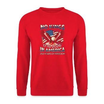 No Kings Amerika Freiheit 250 Jahre - Unisex Pullover - Rot - Vorne - Alina (178cm) & Michal (187cm)