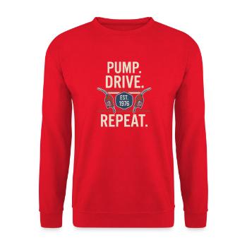 Pump Drive Repeat Vintage Zapfpistole Fuel - Unisex Pullover - Rot - Vorne - Alina (178cm) & Michal (187cm)