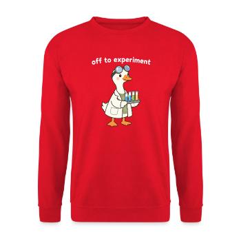 Off to Experiment – Süße Gans im Laborkittel - Unisex Pullover - Rot - Vorne - Alina (178cm) & Michal (187cm)