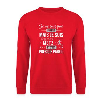 Je Ne Suis Pas Parfait Mais Je Suis Supporter D... - Sweat-shirt Unisexe - rouge - Devant - Alina (178cm) & Michal (187cm)