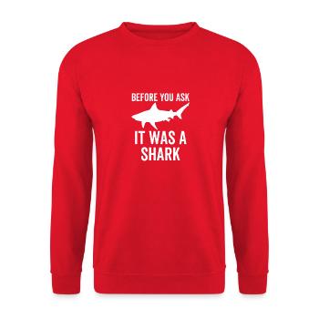 Before You Ask It Was a Shark - Unisex Sweatshirt - red - Front - Alina (178cm) & Michal (187cm)