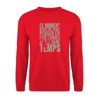 COOLER SPRUCH FÜR MEHRSPRACHLER, INTERNATIONAL - Unisex Pullover - Rot - Vorne - Alina (178cm) & Michal (187cm)