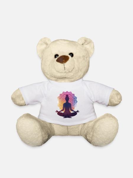 Stille in der Pose: Eine Yoga-Silhouette mit Manda - Teddy - Weiß