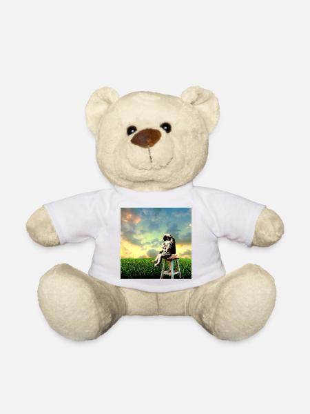 Astronaut bei Dämmerung auf dem Feld - Teddy - Weiß