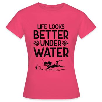 tauchen unter wasser - Frauen T-Shirt - Azalea - Vorne - AI Model Female 172 dark (172cm)