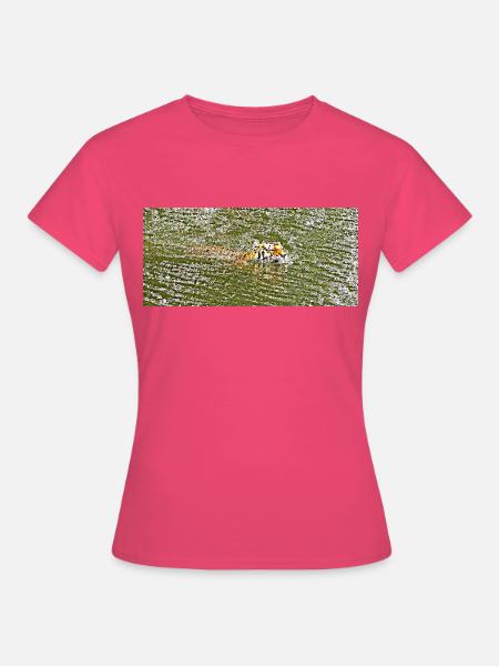 Das Sommerbad des Tigers - Frauen T-Shirt - Azalea
