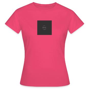 Schlichter Becher - Frauen T-Shirt - Azalea - Vorne - AI Model Female 172 dark (172cm)