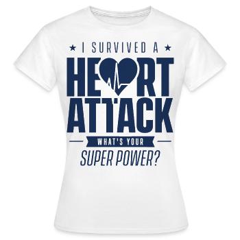 Ich habe einen Herzinfarkt überlebt Herzattacke - Frauen T-Shirt - Weiß - Vorne - AI Model Female 172 dark (172cm)