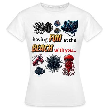 Plage Plaisir Été Animaux de la mer Mer Océan toxique - T-shirt Femme - blanc - Devant - AI Model Female 172 dark (172cm)