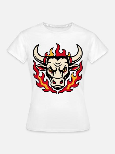 Stierkopf in Flammen im Tattoo-Stil - Frauen T-Shirt - Weiß