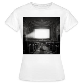 Fuchs Kino Vintage Lost Place Animal Crime LowFi - Frauen T-Shirt - Weiß - Vorne - AI Model Female 172 dark (172cm)
