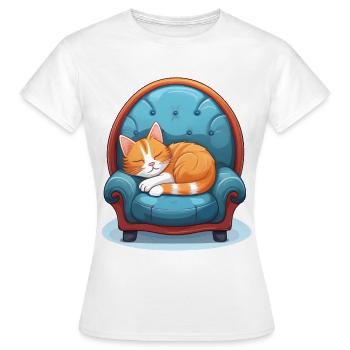 Katze schläft zusammengerollt auf dem Sessel - Frauen T-Shirt - Weiß - Vorne - AI Model Female 172 dark (172cm)