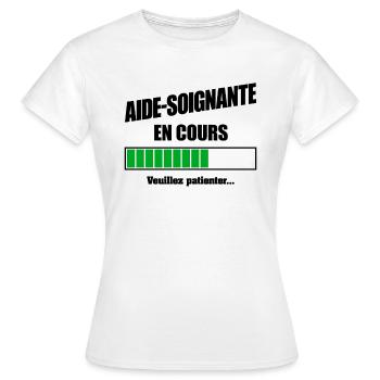 AIDE SOIGNANTE EN COURS - T-shirt Femme - blanc - Devant - AI Model Female 172 dark (172cm)