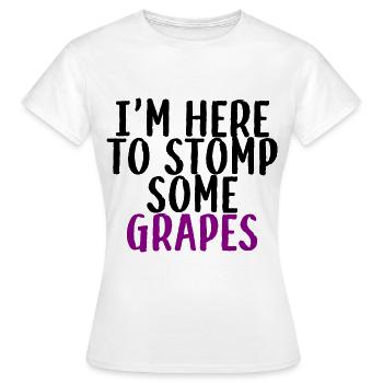 I'm Here To Stomp Some Grapes 3 - Frauen T-Shirt - Weiß - Vorne - AI Model Female 172 dark (172cm)