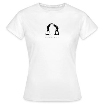 Bleib albern | WARUM NICHT - Frauen T-Shirt - Weiß - Vorne - AI Model Female 172 dark (172cm)