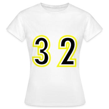 32 Zahl College - Frauen T-Shirt - Weiß - Vorne - AI Model Female 172 dark (172cm)