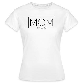 MOM EST. 2022 Mom Announcement Pregnancy - Women's T-Shirt - white - Front - AI Model Female 172 dark (172cm)