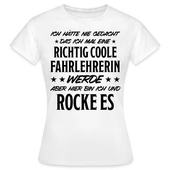 Fahrlehrerin Fahrschullehrerin Fun Spruch Geschenk - Frauen T-Shirt - Weiß - Vorne - AI Model Female 172 dark (172cm)