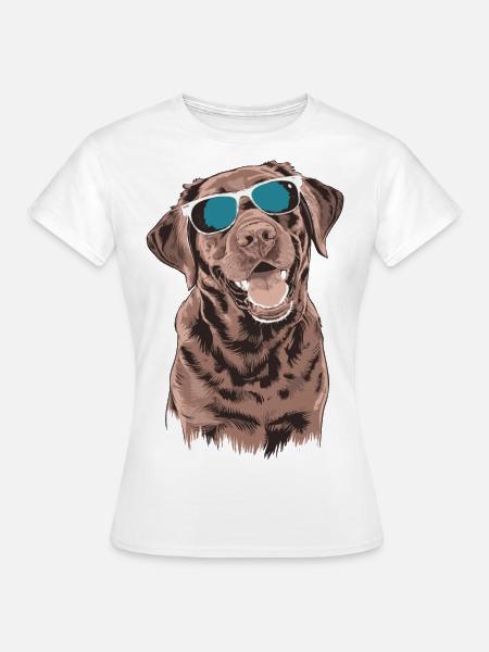 Brauner Labrador mit Sonnenbrille - Frauen T-Shirt - Weiß