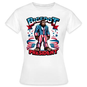Candidat à la présidence du Bigfoot - Drapeau américain des États-Unis - T-shirt Femme - blanc - Devant - AI Model Female 172 dark (172cm)