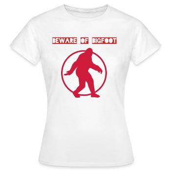 Bigfoot - T-shirt Femme - blanc - Devant - AI Model Female 172 dark (172cm)