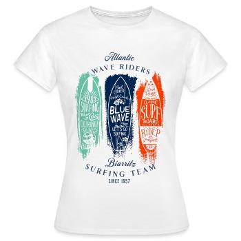 Blue Waves und Atlantiksurfen - Frauen T-Shirt - Weiß - Vorne - AI Model Female 172 dark (172cm)